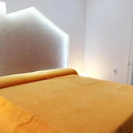 Picasso - Quiet Renovated With Oven And Dishwasher And Lift - Steps From Calle San Miguel Appartement Torremolinos